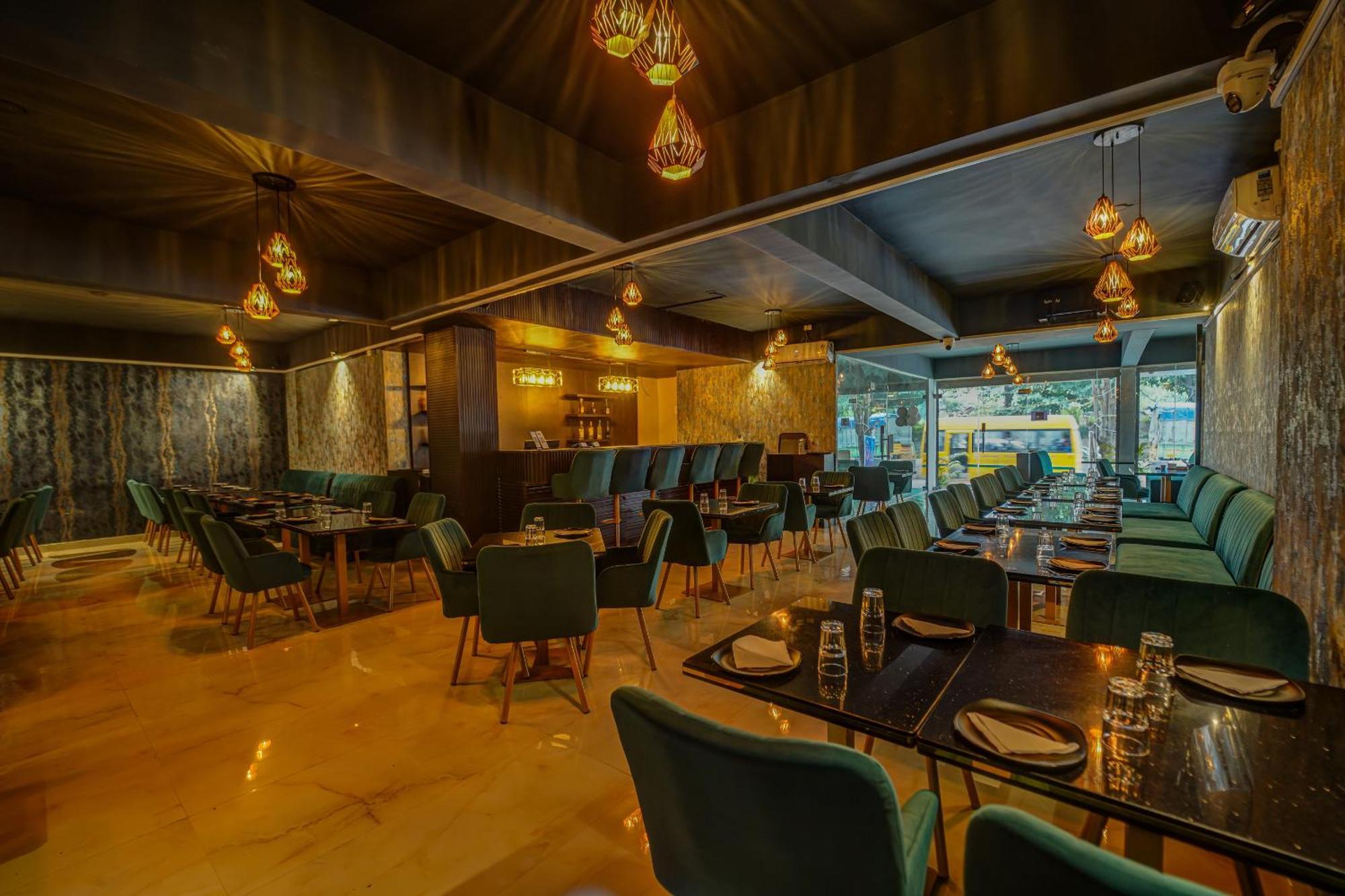The Emerald Inn Bangalore Exterior foto